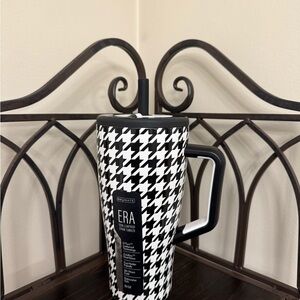 NWT Brumate 30 oz ERA Houndstooth Travel Mug - Black and White